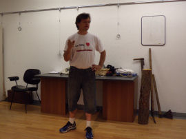 Animazione serale con Eliseo nella Maison Grassy a La Salle (35396 bytes)